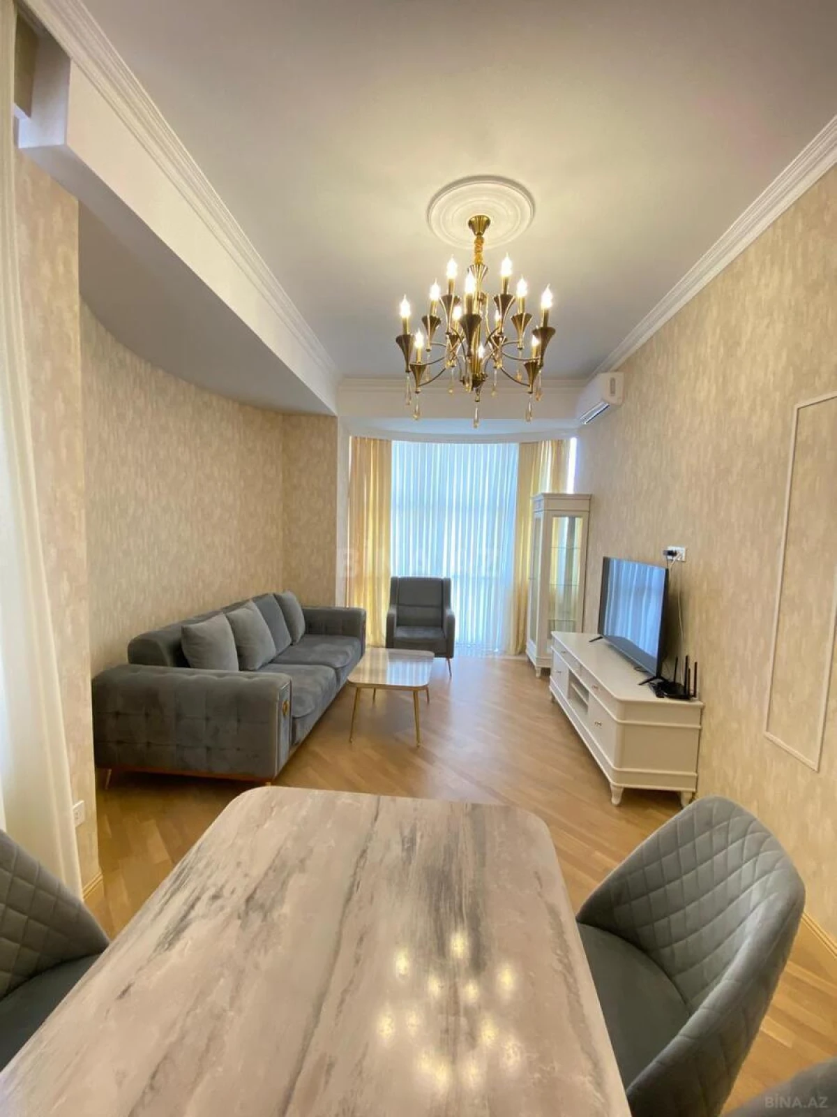 Kirayə verilir 2 otaqlı mənzil 90 m²