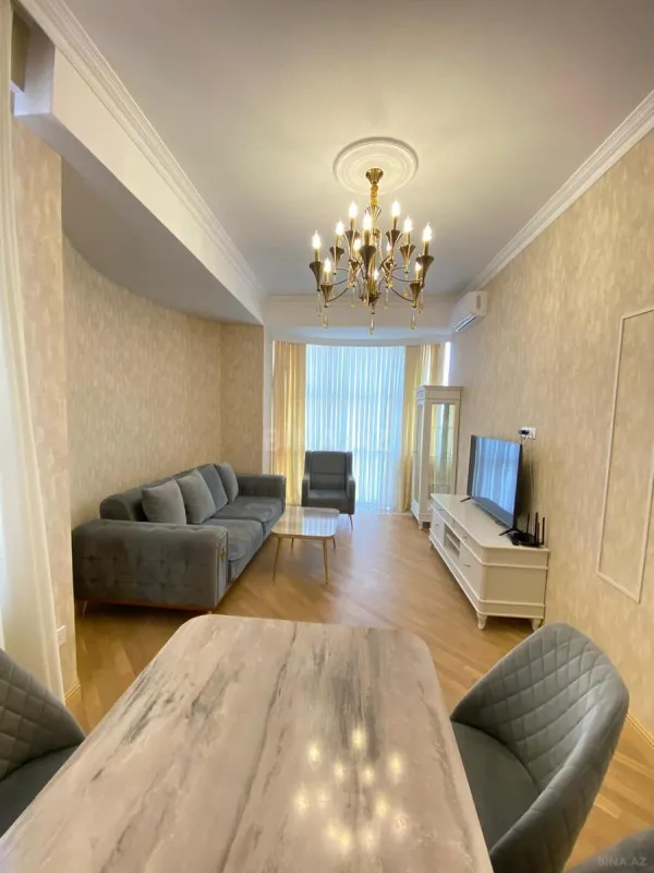 Kirayə verilir 2 otaqlı mənzil 90 m²