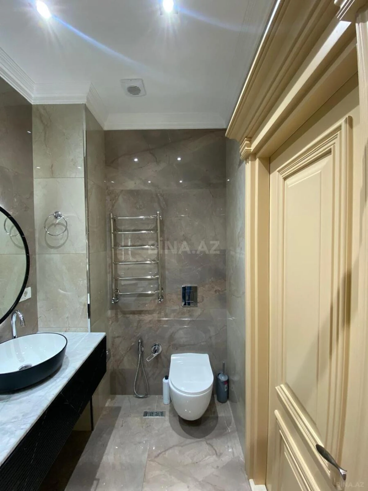 Kirayə verilir 2 otaqlı mənzil 90 m²