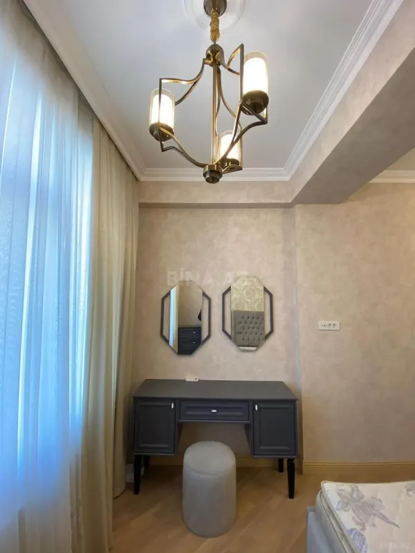 Kirayə verilir 2 otaqlı mənzil 90 m²