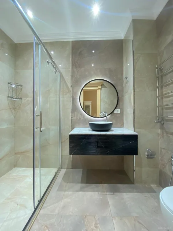 Kirayə verilir 2 otaqlı mənzil 90 m²