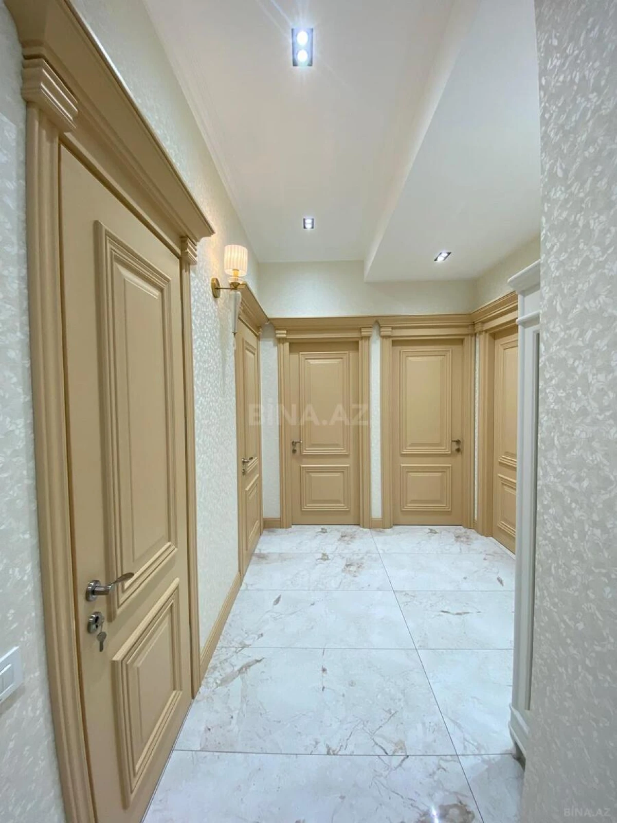 Kirayə verilir 2 otaqlı mənzil 90 m²