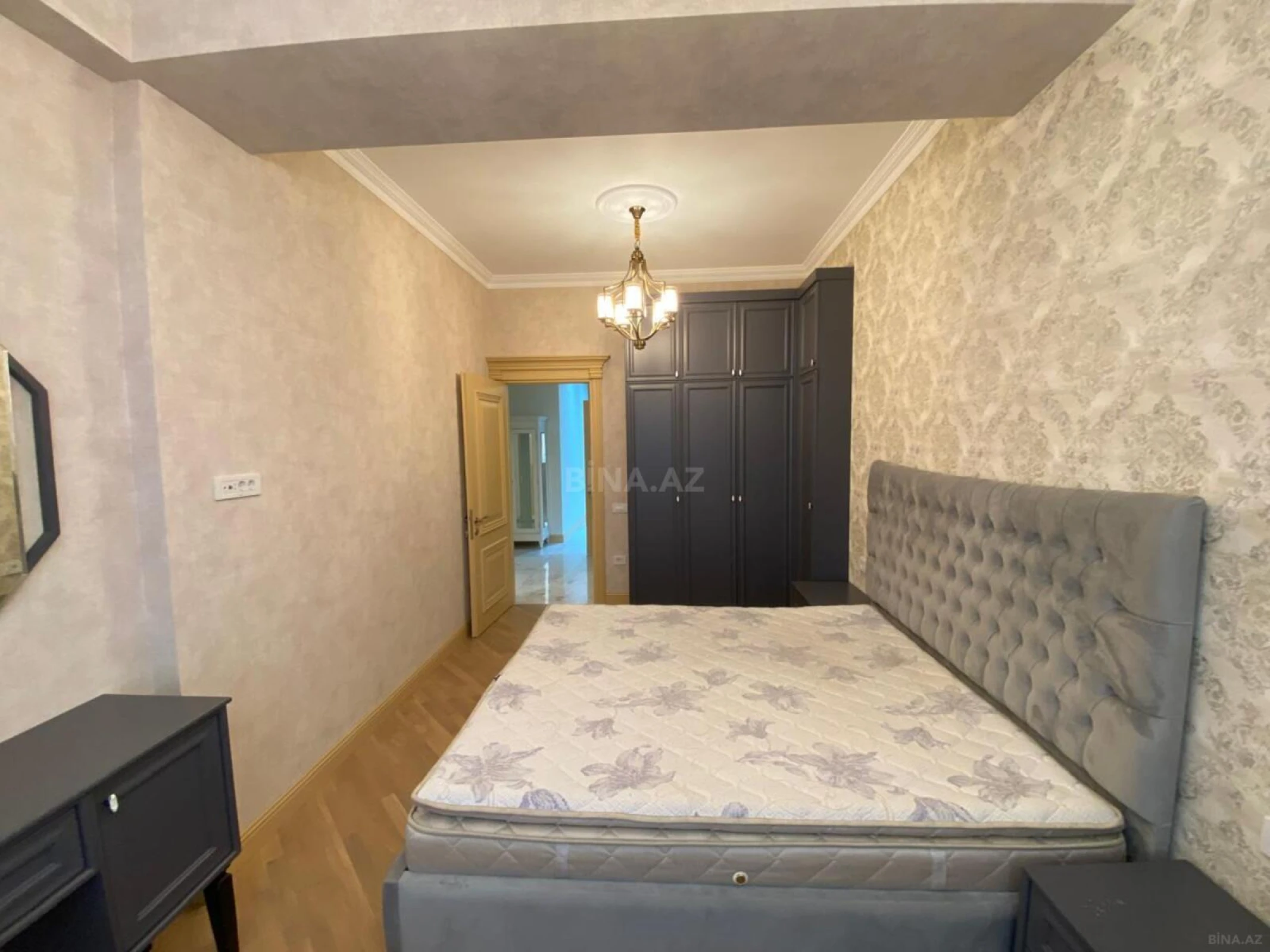 Kirayə verilir 2 otaqlı mənzil 90 m²