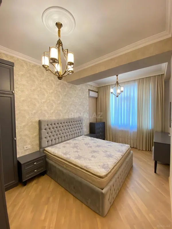 Kirayə verilir 2 otaqlı mənzil 90 m²