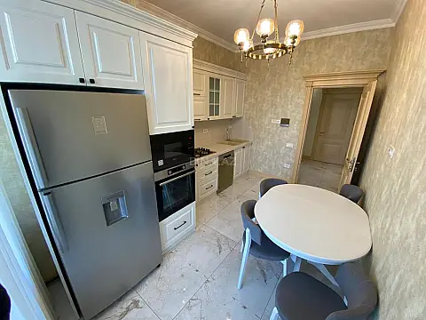 Kirayə verilir 2 otaqlı mənzil 90 m²