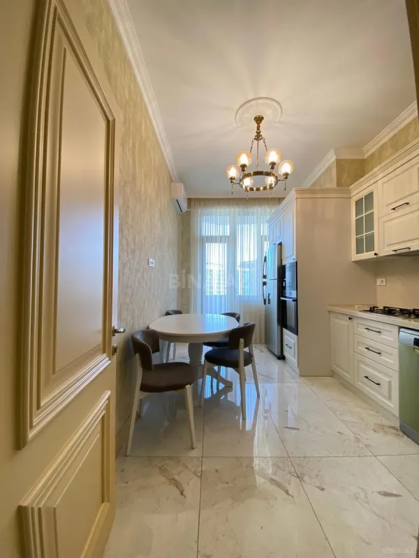 Kirayə verilir 2 otaqlı mənzil 90 m²