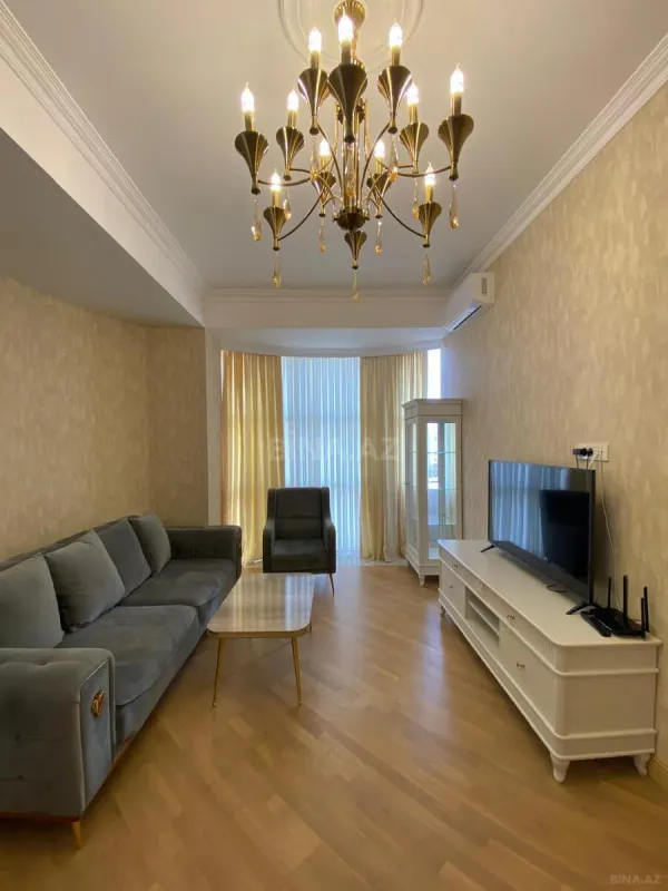Kirayə verilir 2 otaqlı mənzil 90 m²