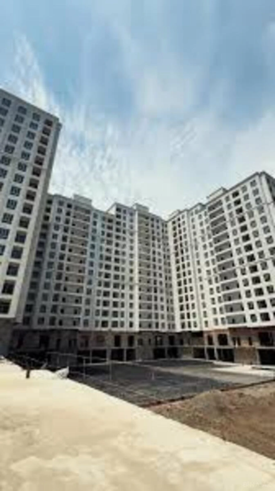 Satılır 3 otaqlı mənzil 114 m²