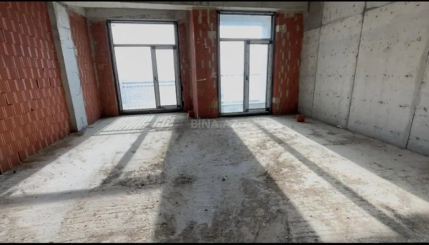 Satılır 2 otaqlı mənzil 84 m²