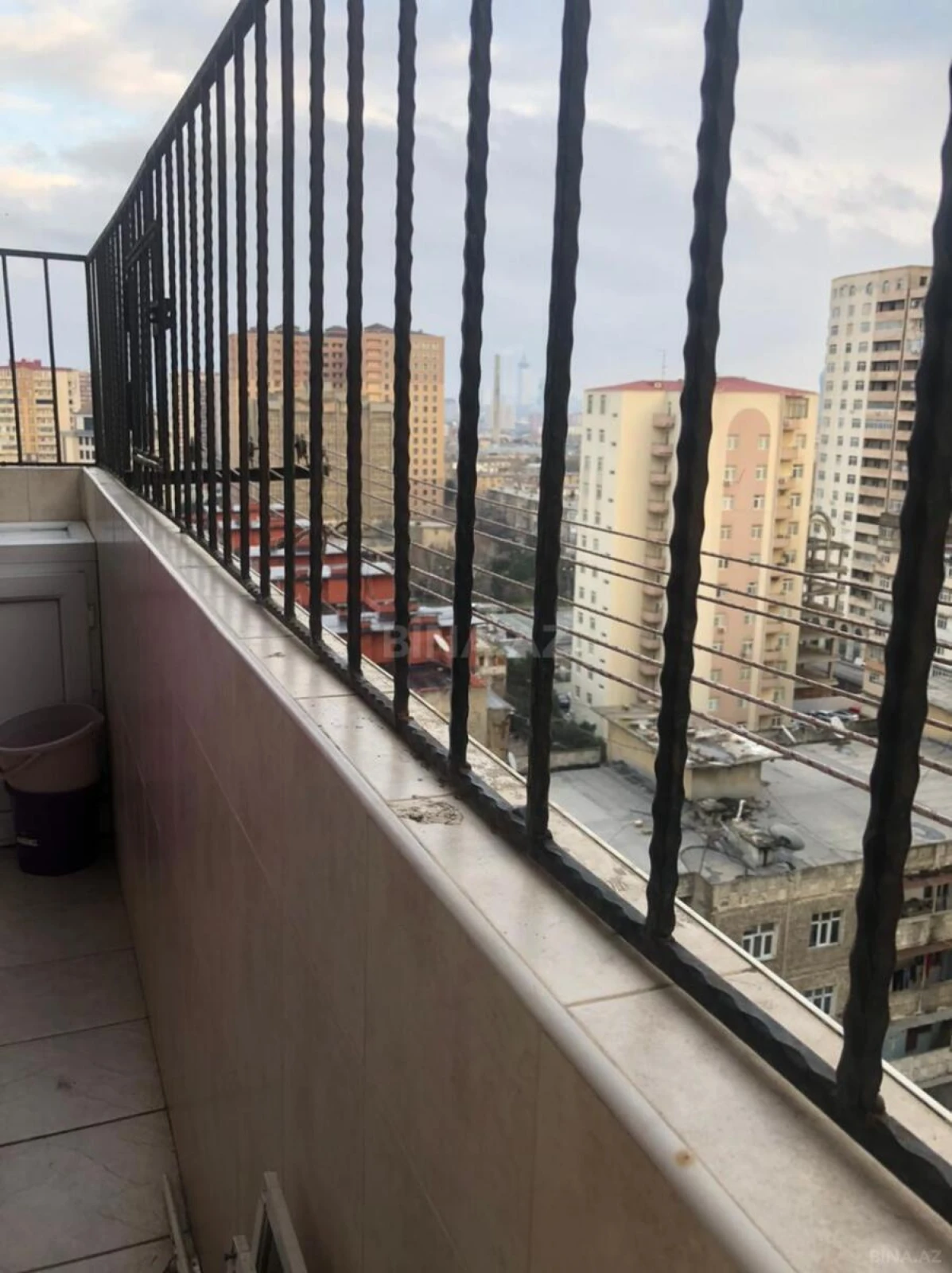 Satılır 3 otaqlı mənzil 138 m²