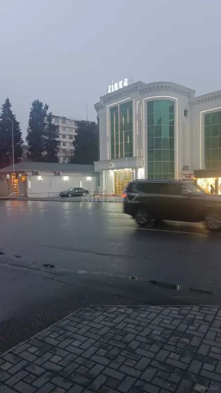 Satılır 3 otaqlı mənzil 138 m²