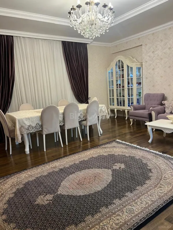 Satılır 3 otaqlı mənzil 138 m²