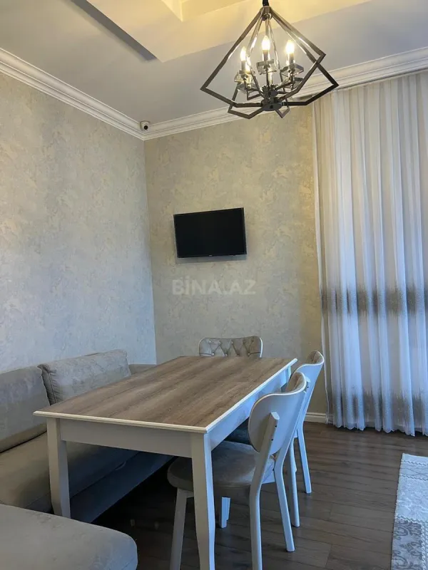 Satılır 3 otaqlı mənzil 138 m²