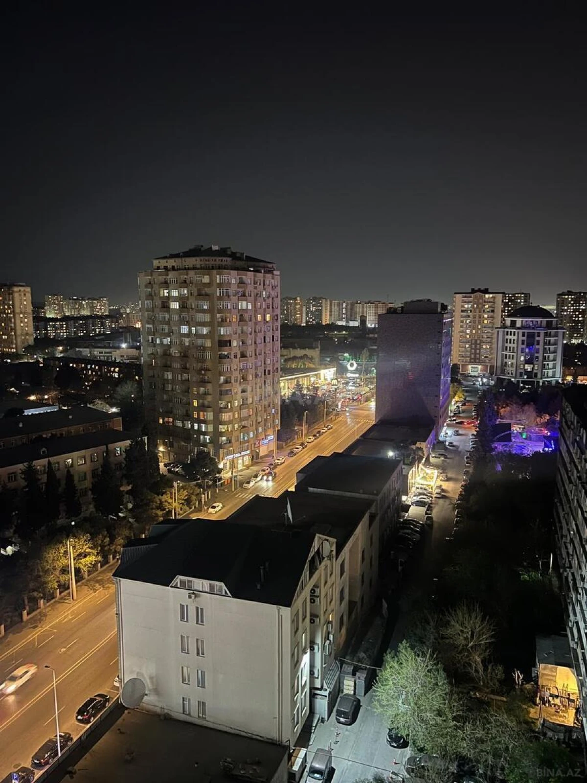 Satılır 3 otaqlı mənzil 138 m²