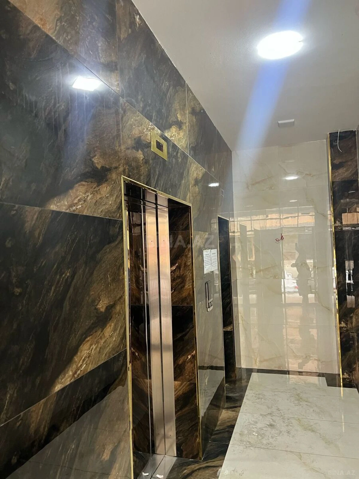 Satılır 3 otaqlı mənzil 138 m²