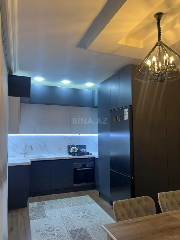 Satılır 3 otaqlı mənzil 138 m²
