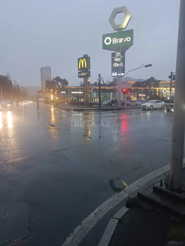 Satılır 3 otaqlı mənzil 138 m²