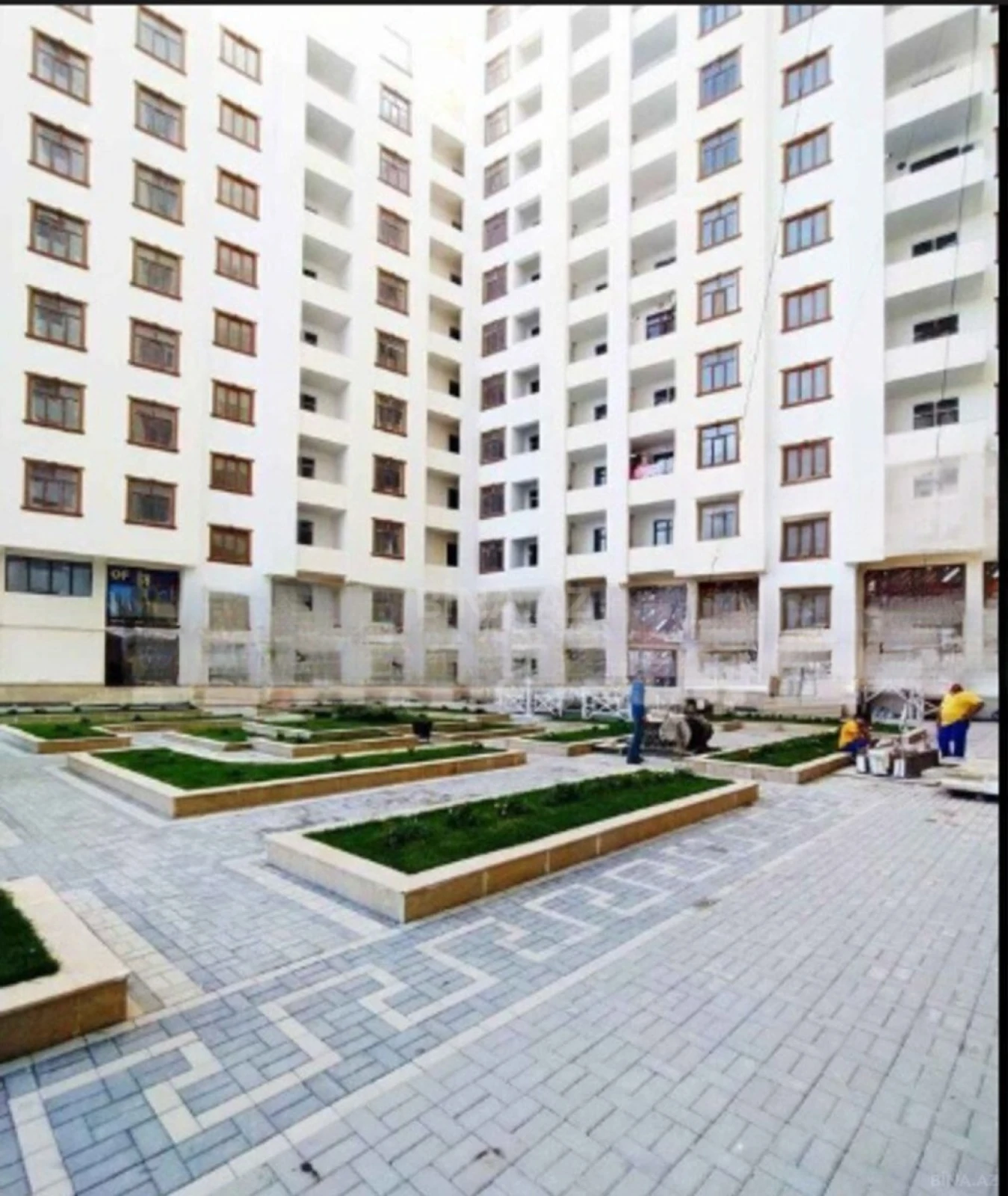 Satılır 3 otaqlı mənzil 105 m²