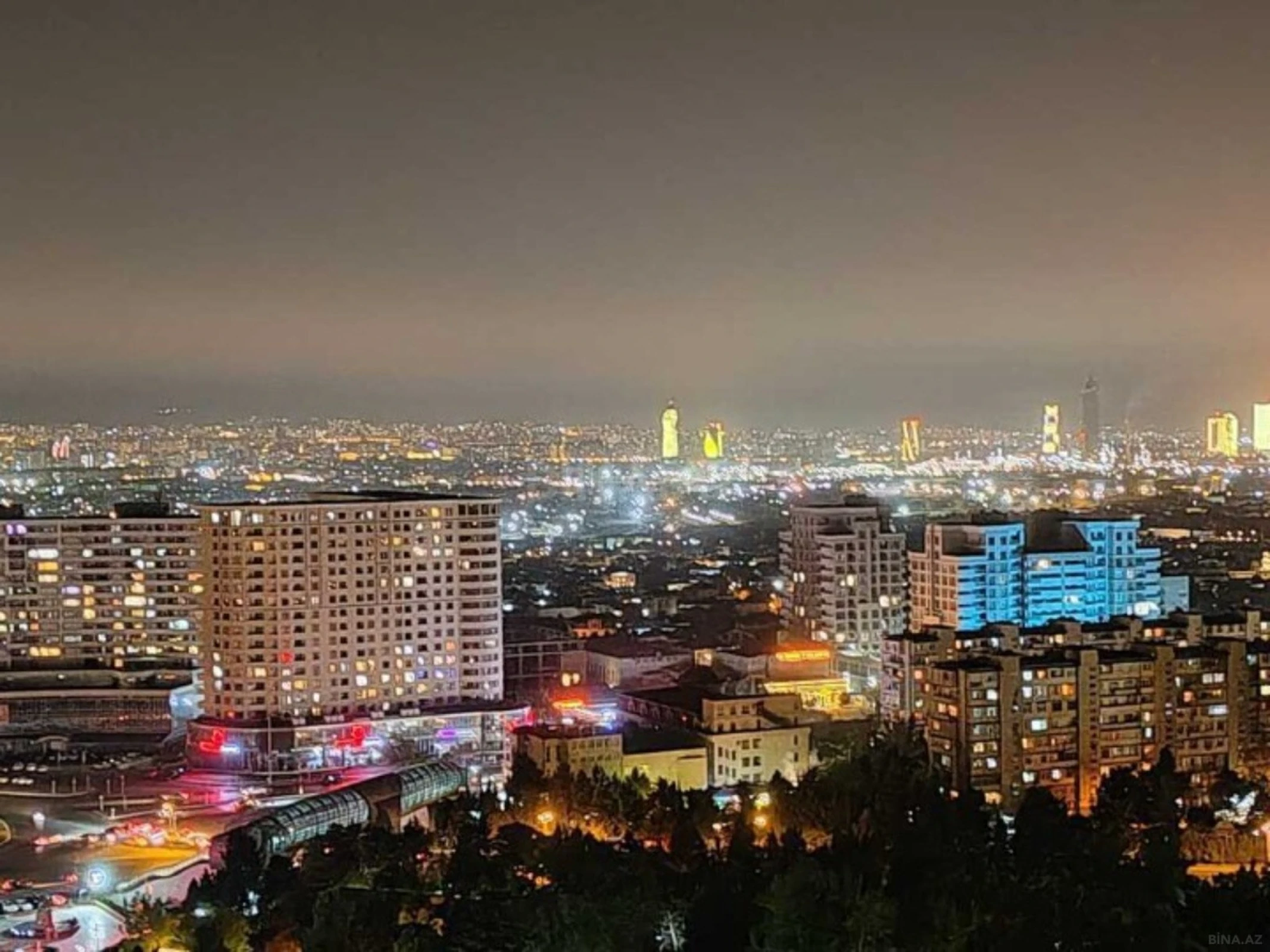 Satılır 3 otaqlı mənzil 105 m²