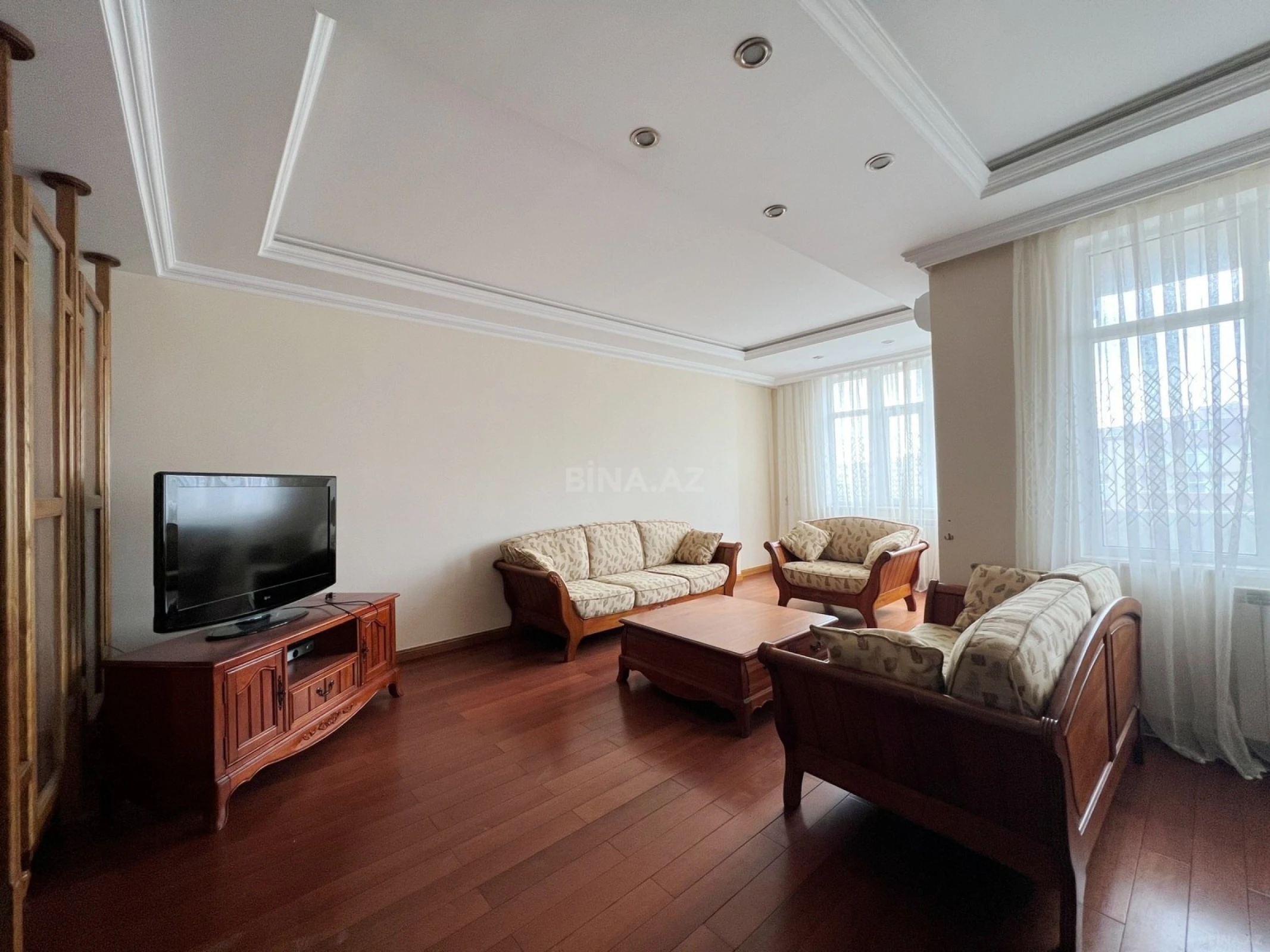 Kirayə verilir 3 otaqlı mənzil 120 m²