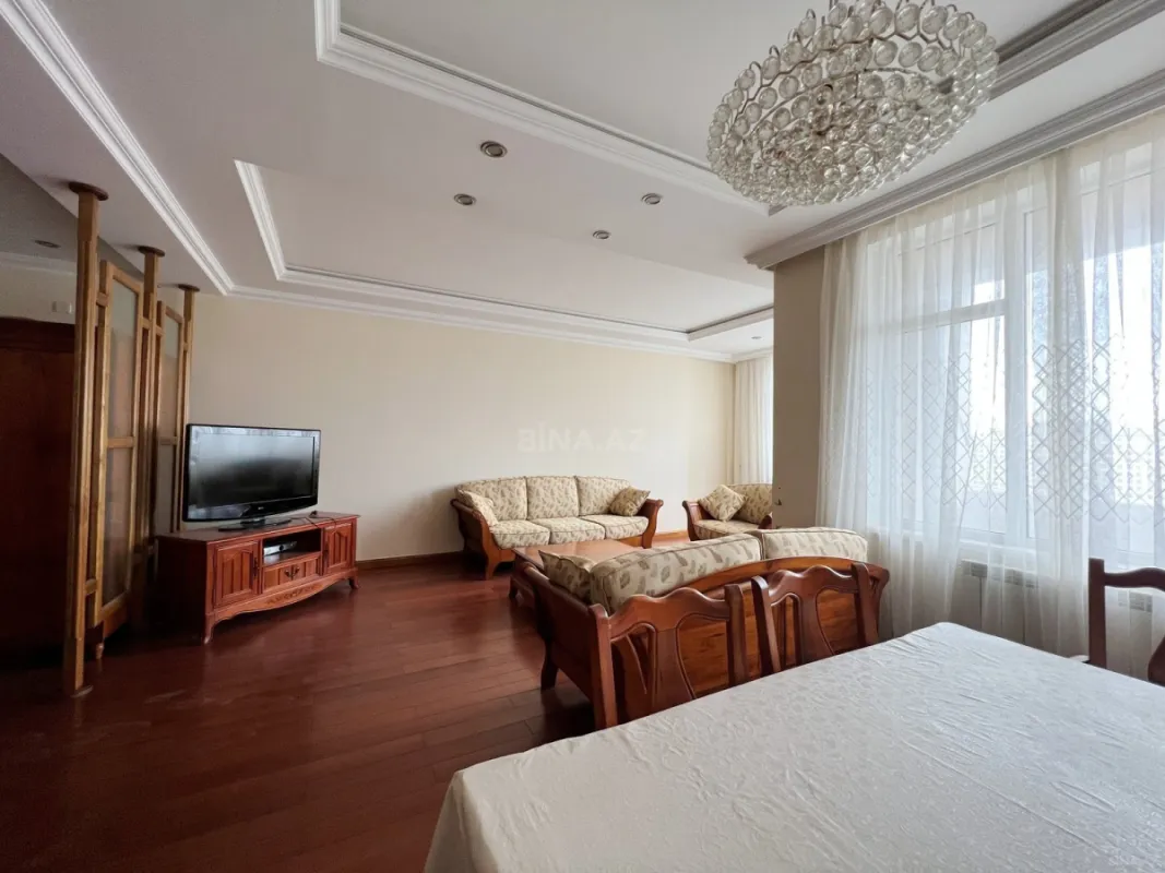Kirayə verilir 3 otaqlı mənzil 120 m²