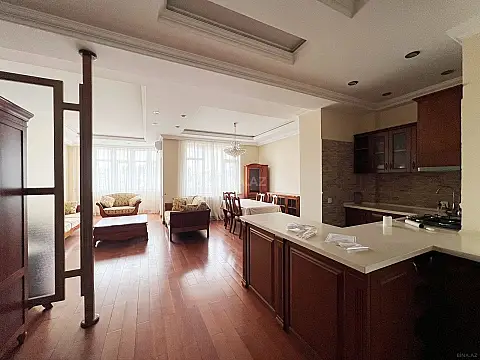 Kirayə verilir 3 otaqlı mənzil 120 m²