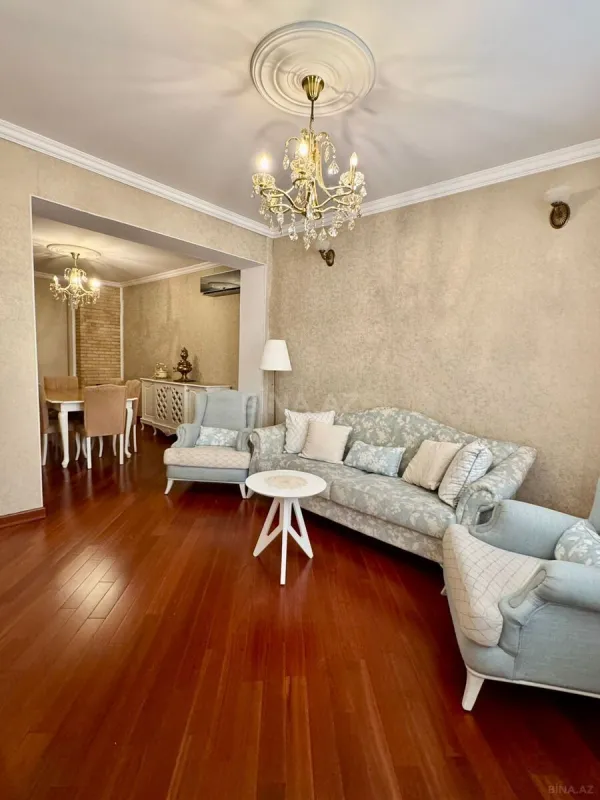 Kirayə verilir 2 otaqlı mənzil 70 m²