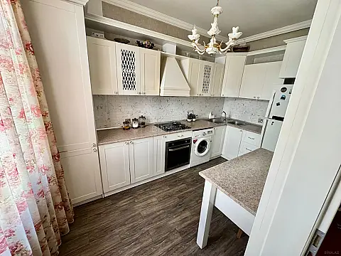 Kirayə verilir 2 otaqlı mənzil 70 m²