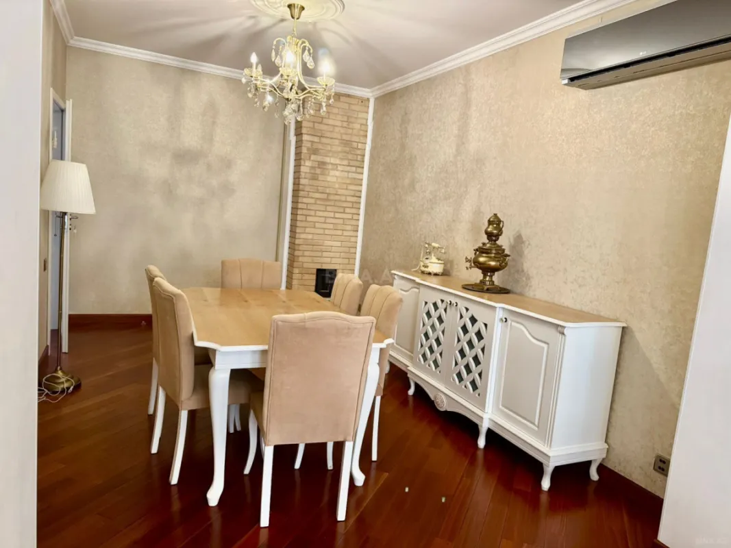 Kirayə verilir 2 otaqlı mənzil 70 m²