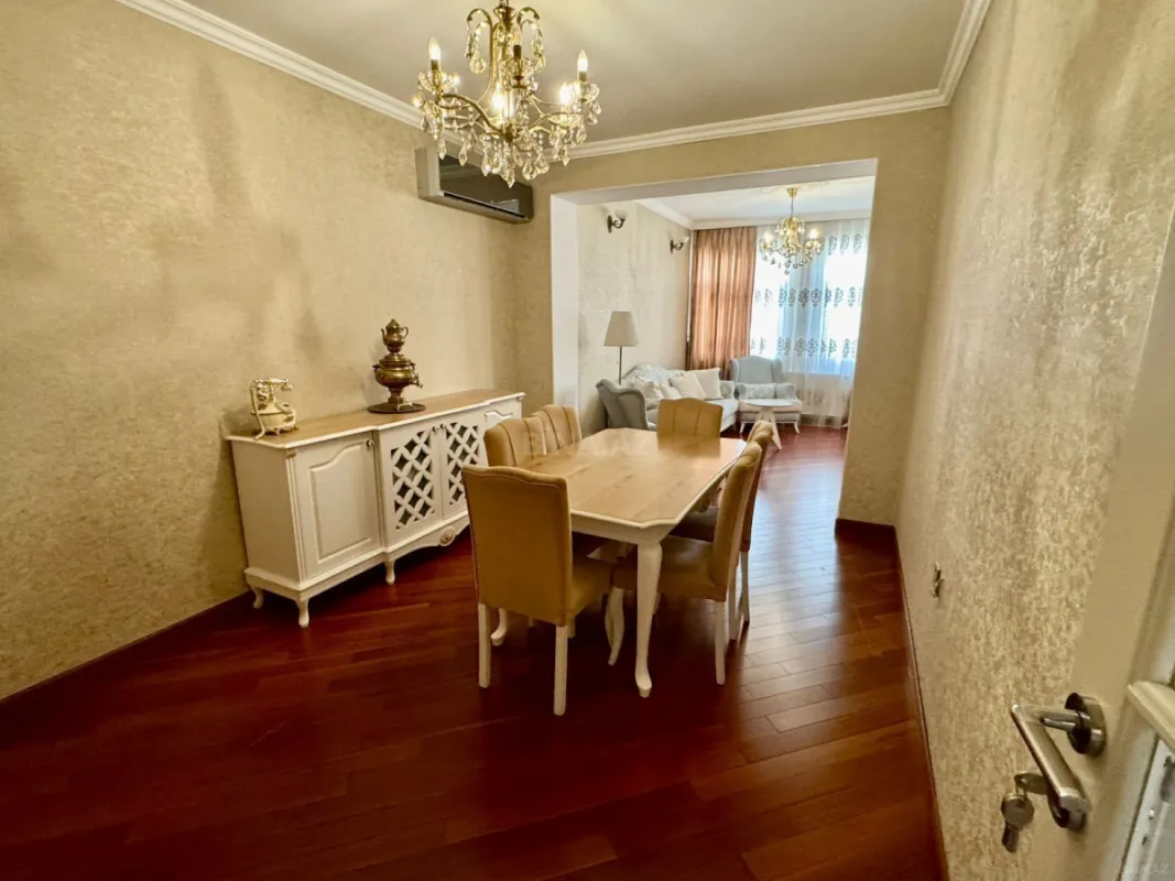 Kirayə verilir 2 otaqlı mənzil 70 m²