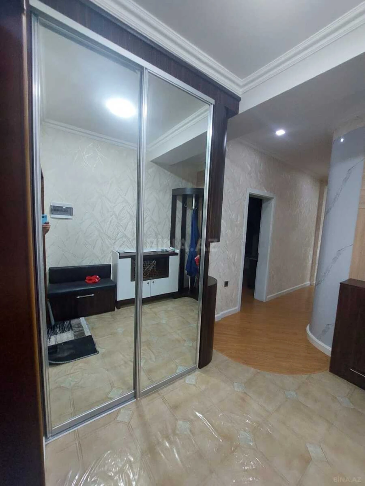 Satılır 4 otaqlı mənzil 100 m²