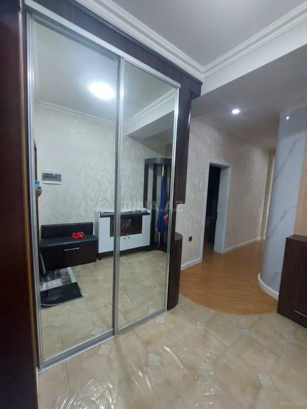 Satılır 4 otaqlı mənzil 100 m²