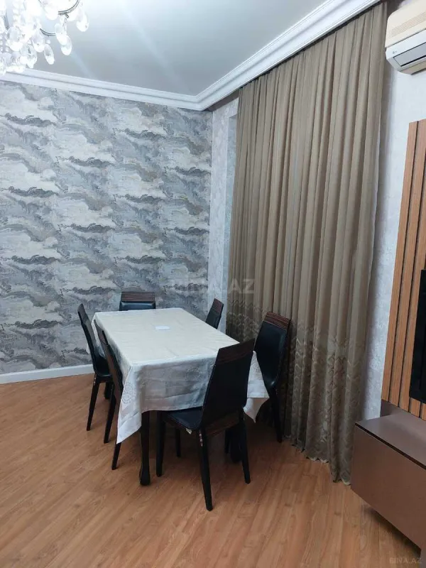 Satılır 4 otaqlı mənzil 100 m²