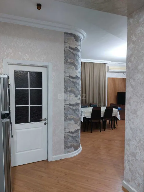 Satılır 4 otaqlı mənzil 100 m²