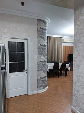 Satılır 4 otaqlı mənzil 100 m²