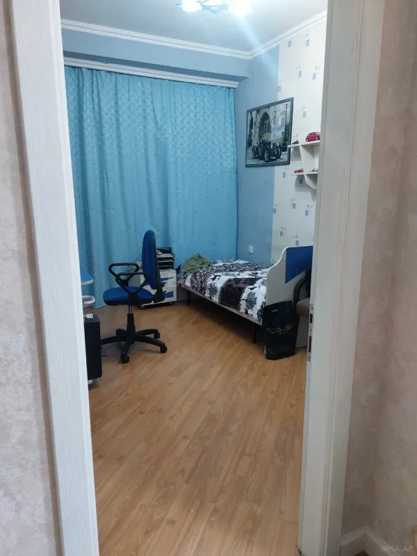 Satılır 4 otaqlı mənzil 100 m²