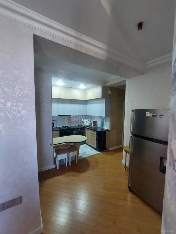 Satılır 4 otaqlı mənzil 100 m²