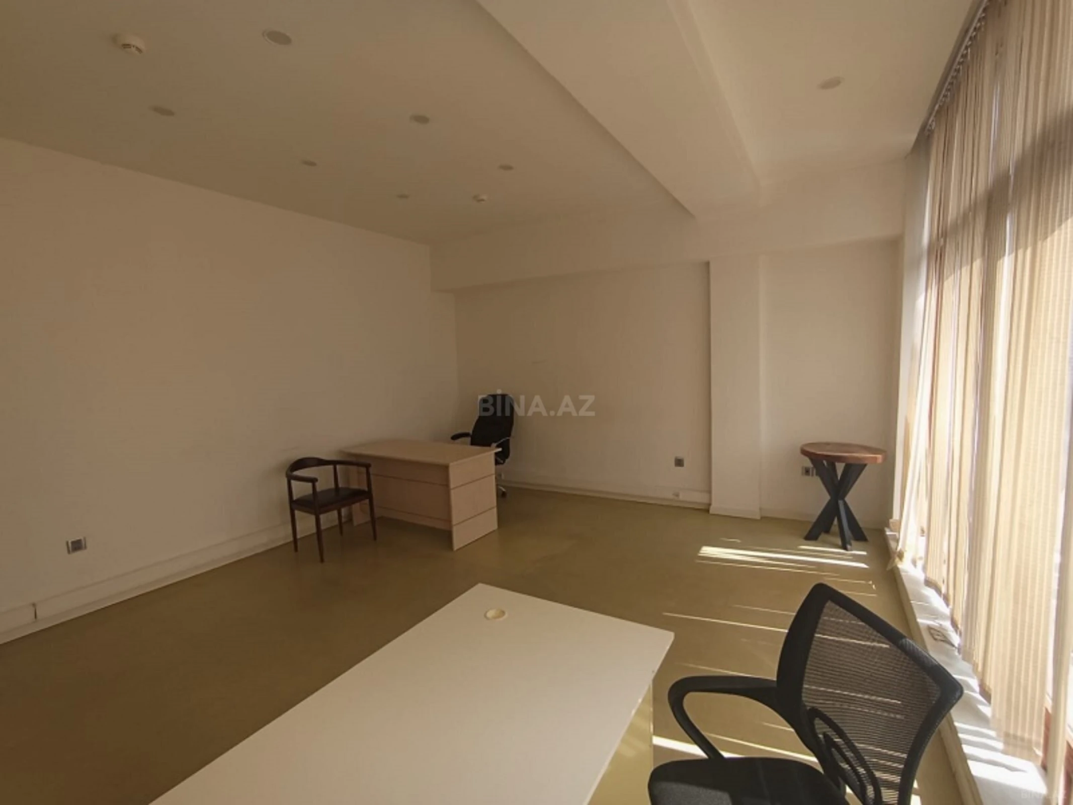 Kirayə verilir 2 otaqlı ofis 60 m²