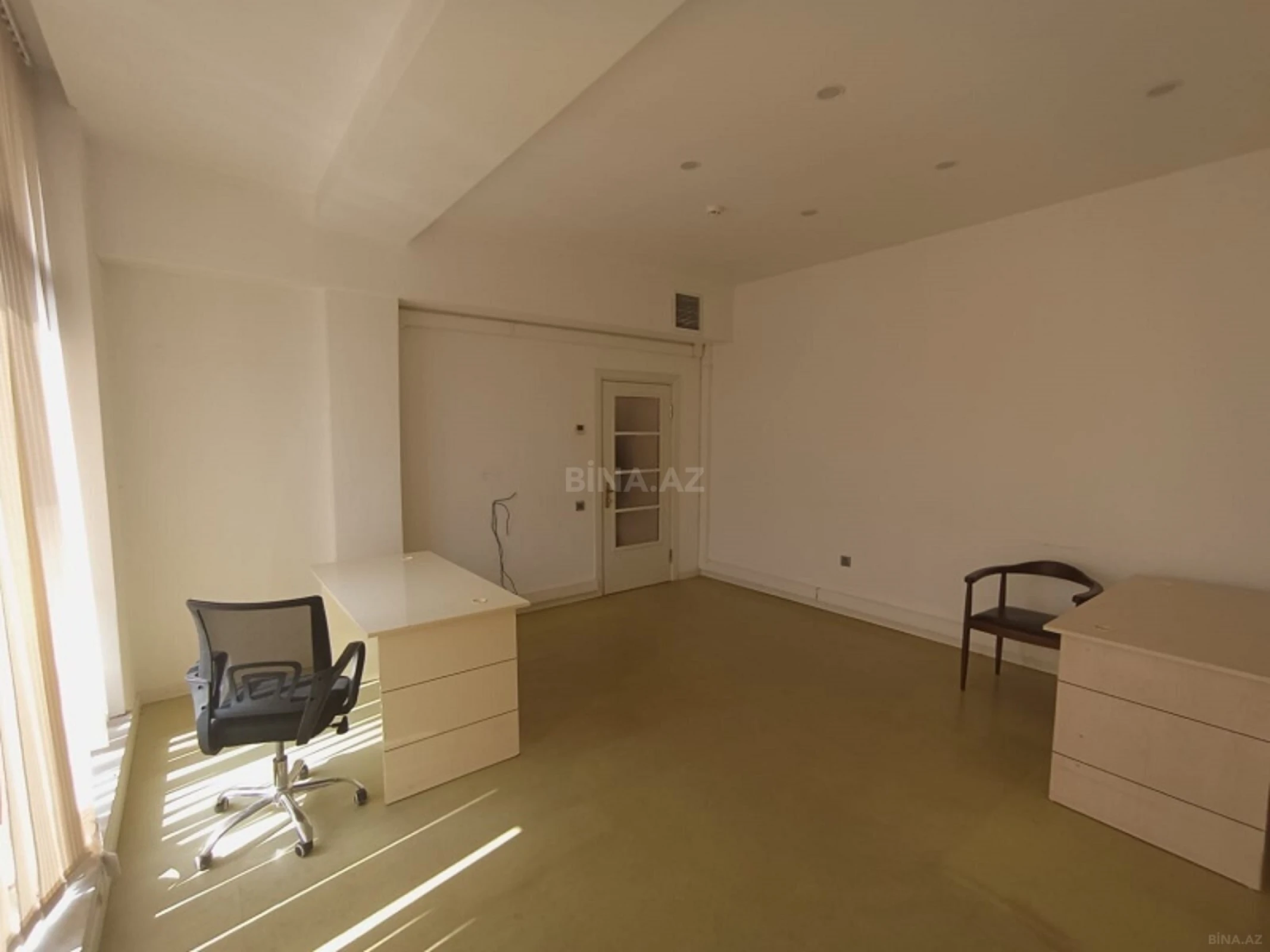 Kirayə verilir 2 otaqlı ofis 60 m²