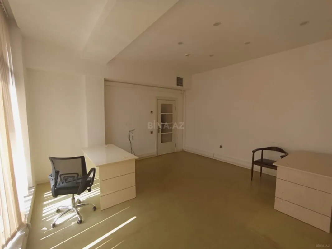 Kirayə verilir 2 otaqlı ofis 60 m²