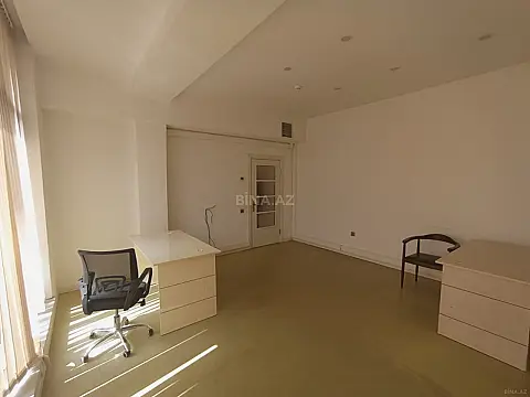 Kirayə verilir 2 otaqlı ofis 60 m²