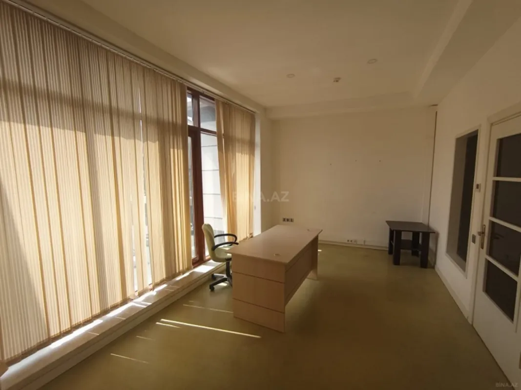 Kirayə verilir 2 otaqlı ofis 60 m²