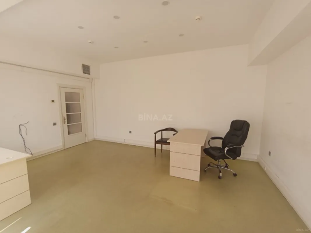 Kirayə verilir 2 otaqlı ofis 60 m²