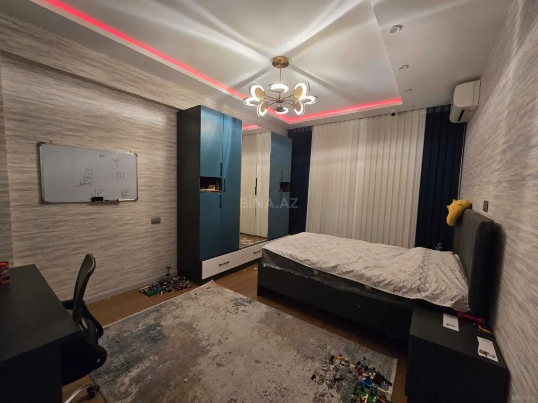 Kirayə verilir 6 otaqlı mənzil 270 m²