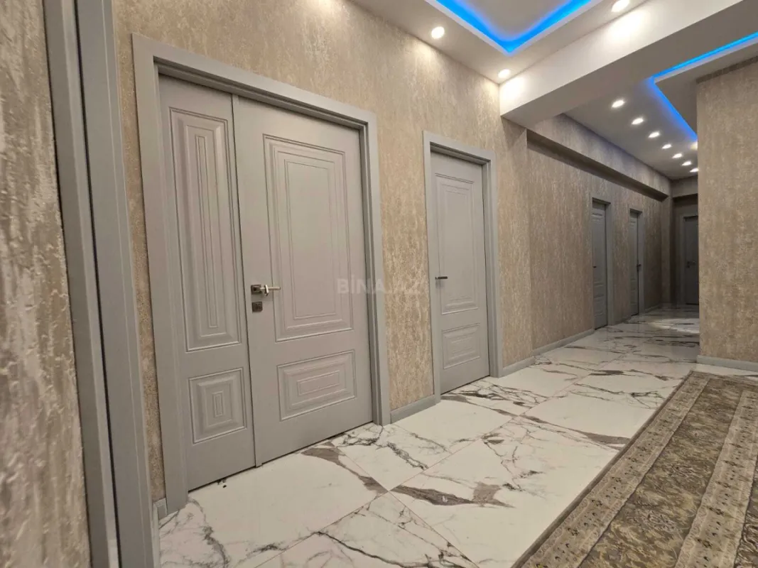 Kirayə verilir 6 otaqlı mənzil 270 m²