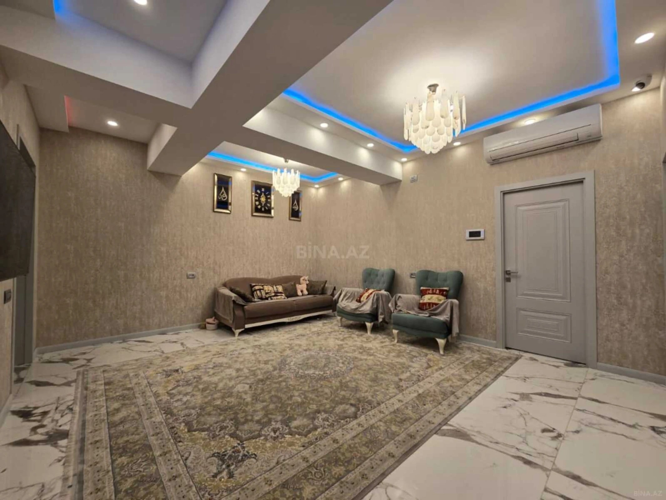 Kirayə verilir 6 otaqlı mənzil 270 m²