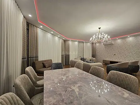 Kirayə verilir 6 otaqlı mənzil 270 m²