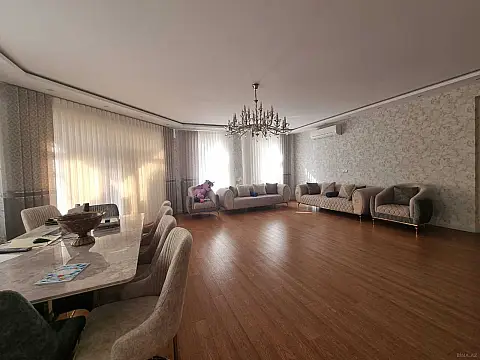 Kirayə verilir 6 otaqlı mənzil 270 m²
