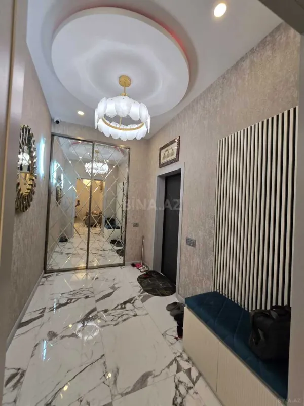 Kirayə verilir 6 otaqlı mənzil 270 m²