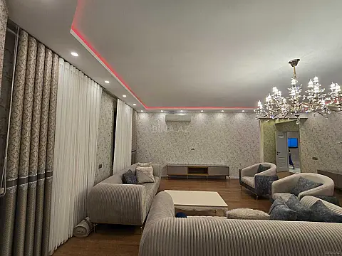 Kirayə verilir 6 otaqlı mənzil 270 m²